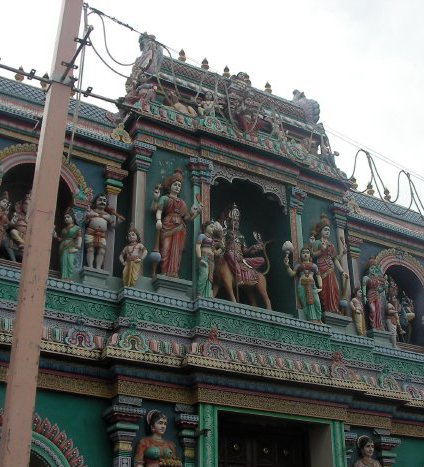 スリ・バダパティラ・カリアマン寺院